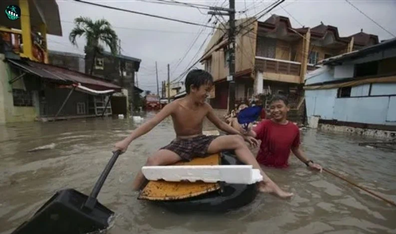 floods paralyze